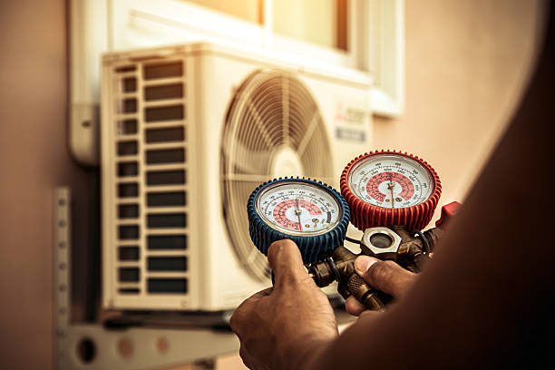 Professional Hvac technician working in Williamsport, MD